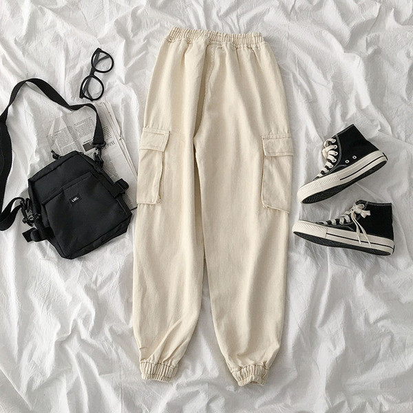 Дамски панталон с джобове и еластична талия