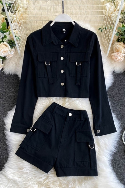 Черен дамски комплект от сако и къс панталон 