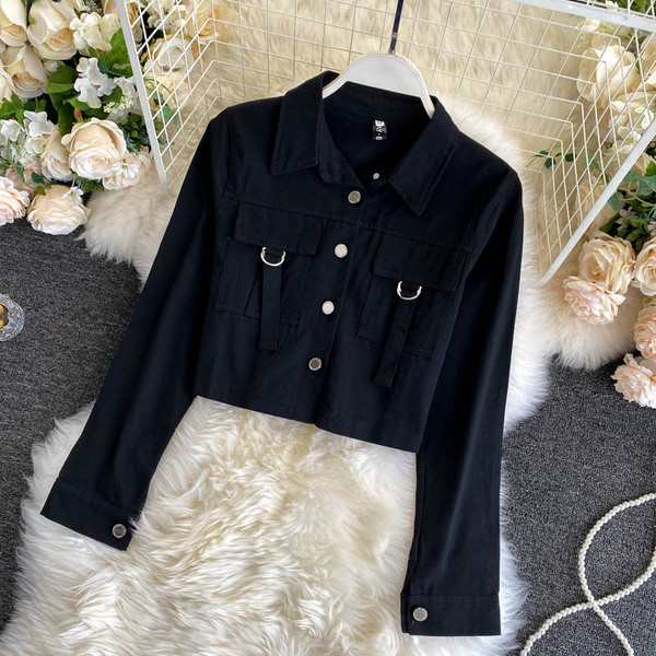 Черен дамски комплект от сако и къс панталон 