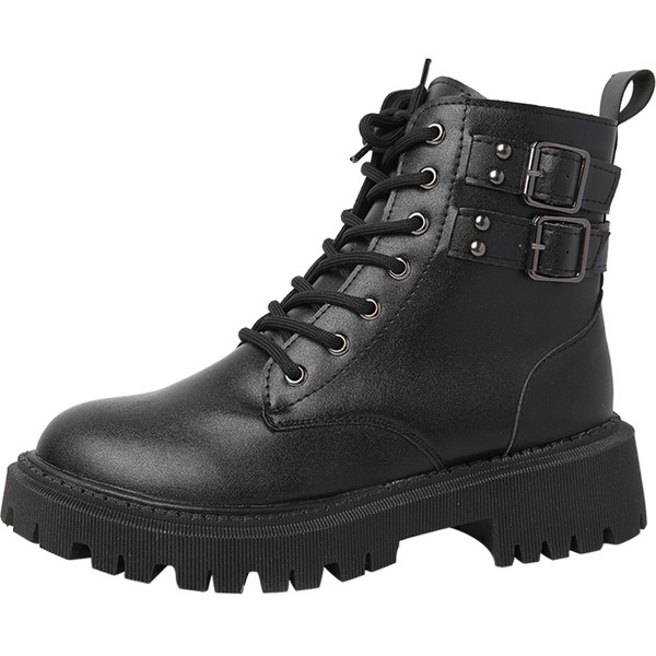 Дамски боти с  груба подметка и връзки в черен цвят