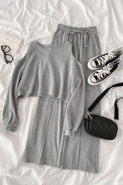 Дамски комплект от две части-блуза и панталон