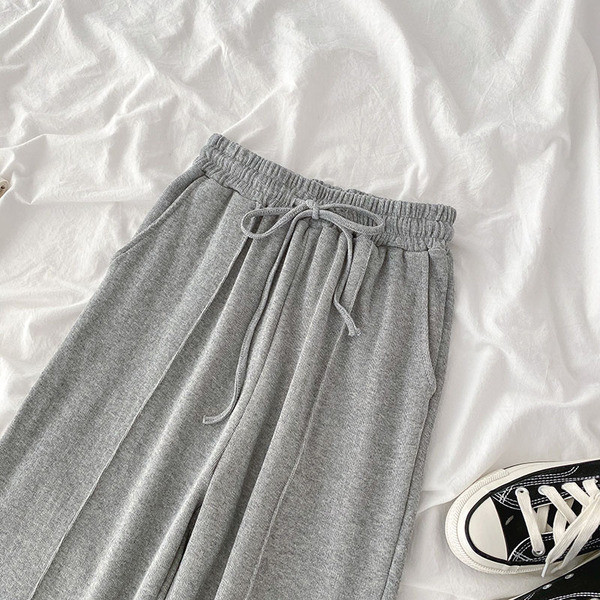 Дамски комплект от две части-блуза и панталон