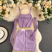 Лилав дамски комплект от пола и блуза с паднали ръкави и презрамки