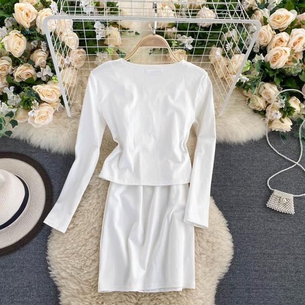 Дамски комплект от рокля и горнище 