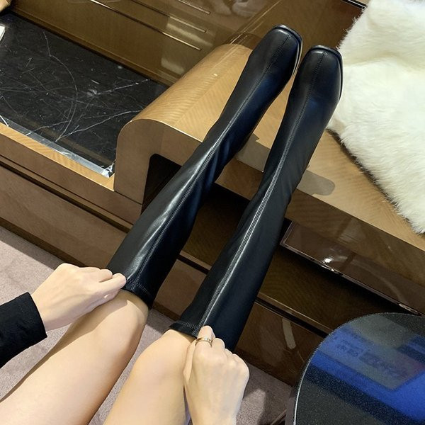 Стилни дамски ботуши от еко кожа с нестандартен ток