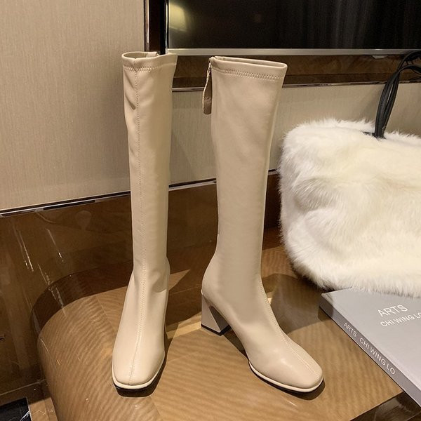 Стилни дамски ботуши от еко кожа с нестандартен ток