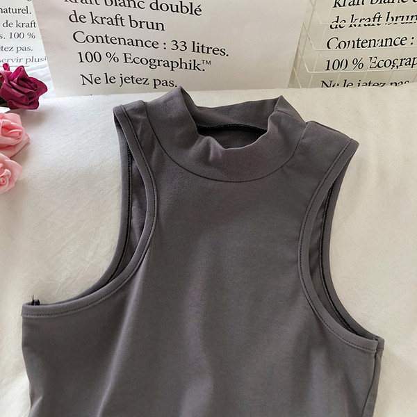 Модерен дамски потник с ниска яка