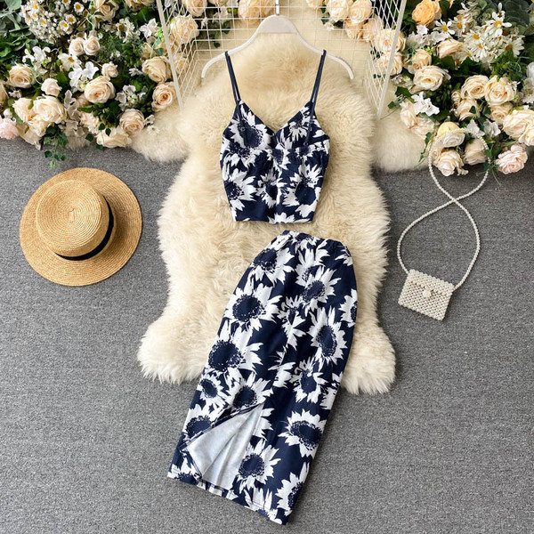 Черно-бял дамски комплект от пола с висока талия и потник