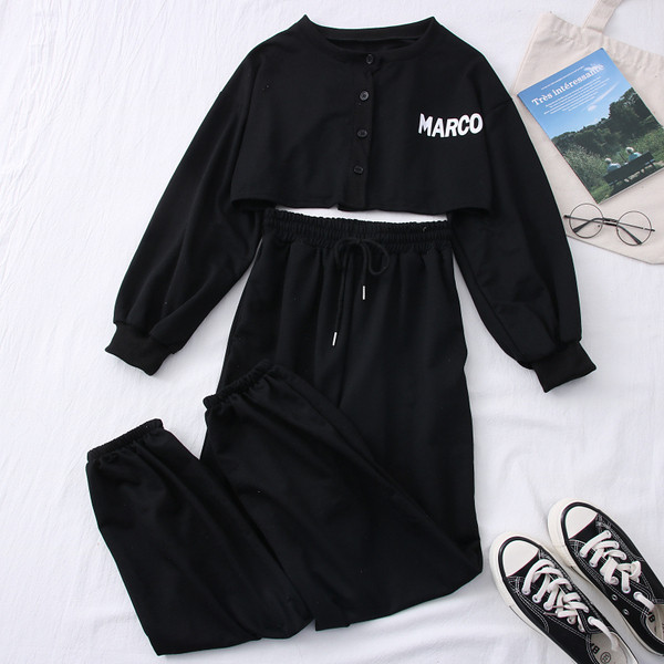 Спортен дамски комплект от две части панталон + блуза