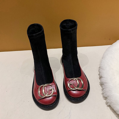 Нов модел дамски боти с метална декорация 