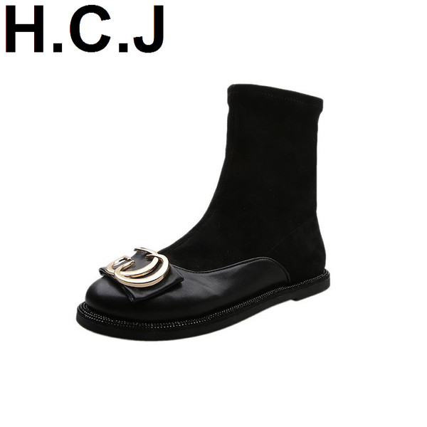 Нов модел дамски боти с метална декорация 