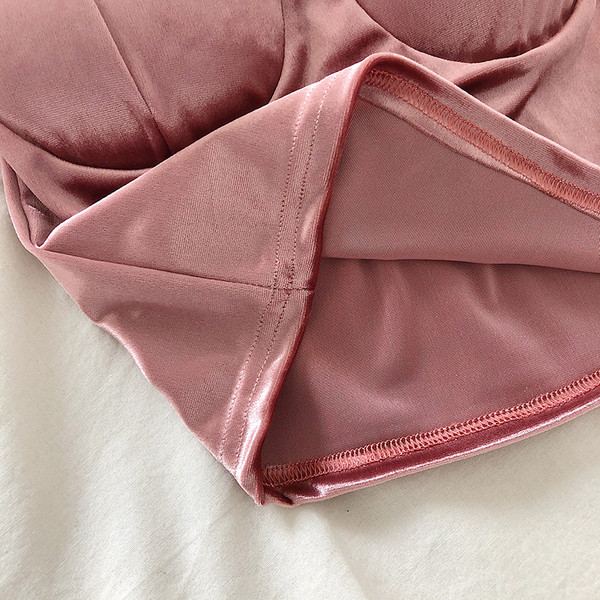 Модерно дамско бюстие от кадифе