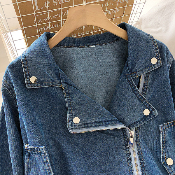 Ежедневно дамско яке с цип и джобове