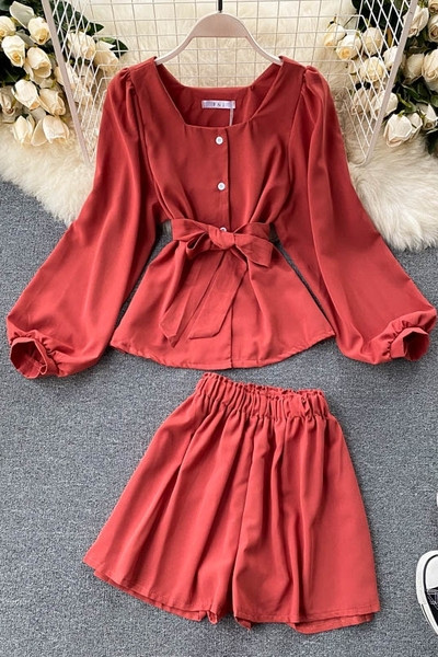 Дамски комплект включващ риза и панталон 