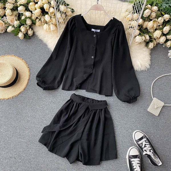 Дамски комплект включващ риза и панталон 