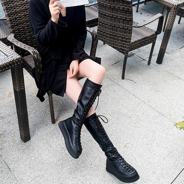 Дамски ботуши от еко кожа с висока подметка и връзки