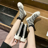 Ежедневни дамски боти с надписи