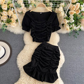 Дамски комплект от блуза и пола с висока талия и къдри