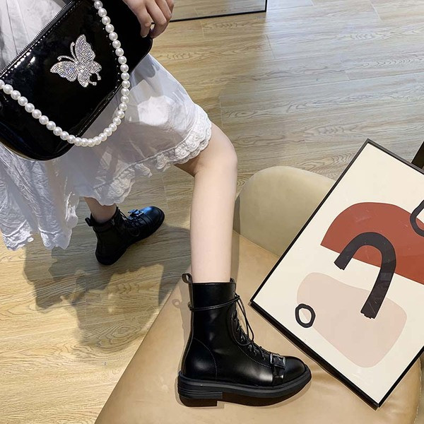 Кожени дамски  зимни боти с връзки 