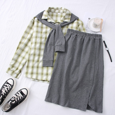 Модерен дамски комплект от карирана риза и пола