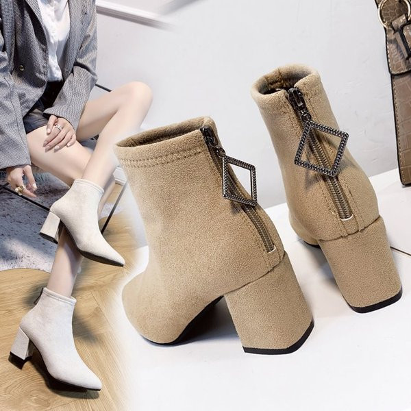 Модерни дамски боти от еко велур  с дебел ток и цип 