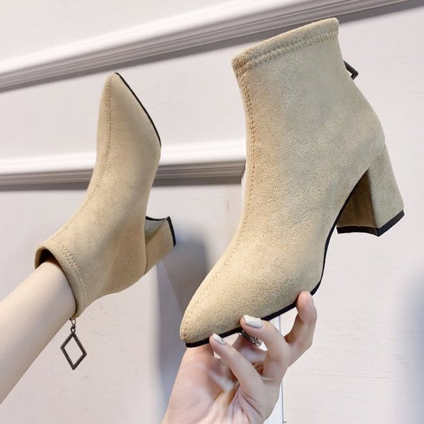 Модерни дамски боти от еко велур  с дебел ток и цип 