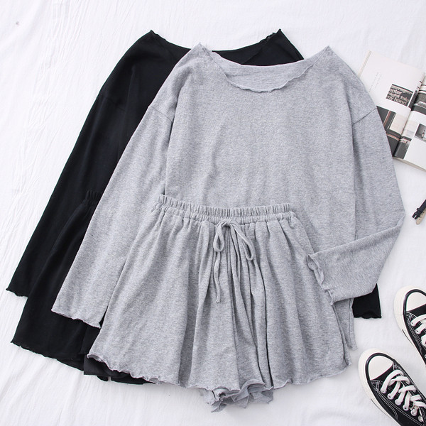 Ежедневен дамски комплект къси панталони + блуза