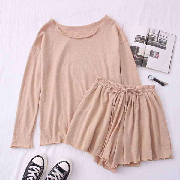 Ежедневен дамски комплект къси панталони + блуза