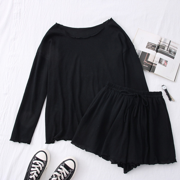 Ежедневен дамски комплект къси панталони + блуза