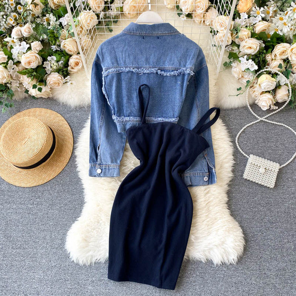 Дамски комплект от рокля и дънково яке 