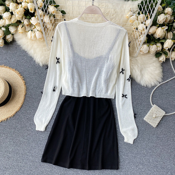 Дамски комплект от рокля и жилетка с панделки 