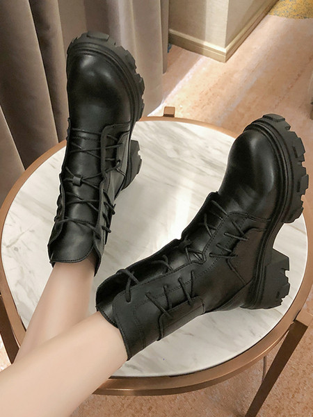 Нов модел дамски боти от еко кожа с груба подметка и връзки