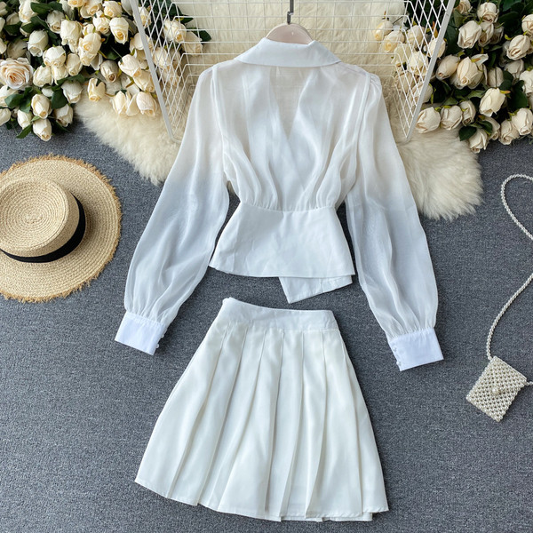 Модерен дамски комплект от риза и пола 