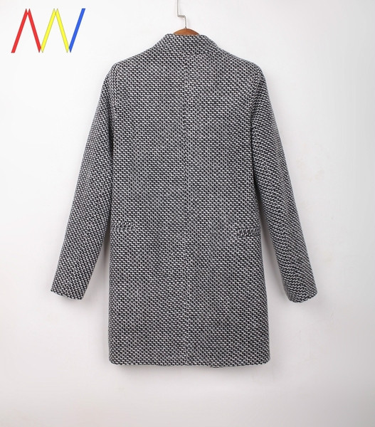 Модерно есенно палто с джобове - големи размери