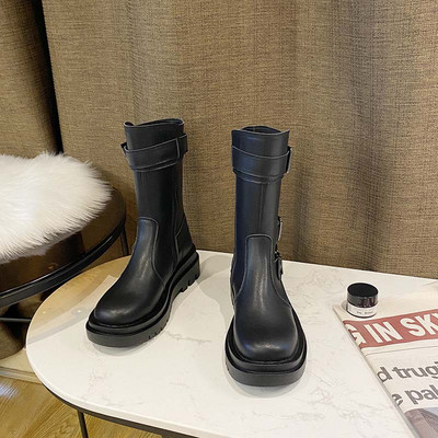 Кожени дамски боти с груба подметка и метални катарами