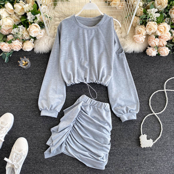 Дамски комплект от пола с висока талия и блуза с голи рамене 