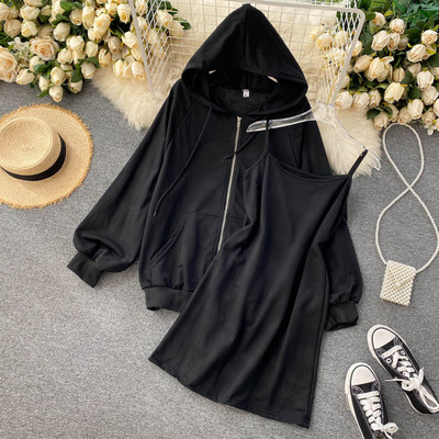 Дамски комплект от рокля и суичър с качулка