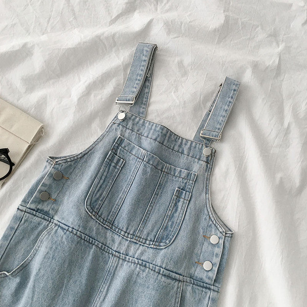 Дънков дамски гащеризон с джоб и копчета