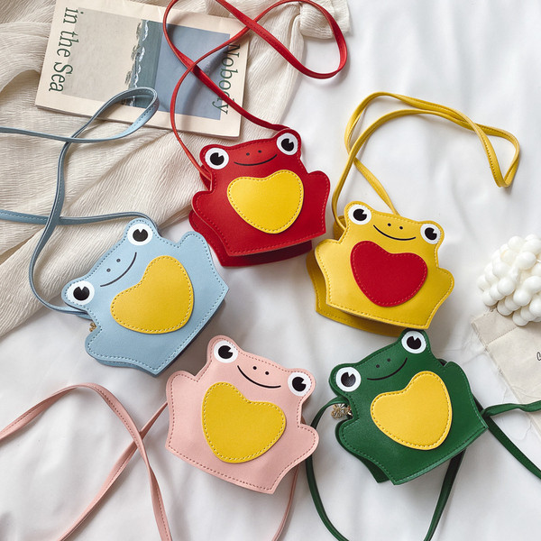 Нов модел малка детска чанта за момичета от еко кожа