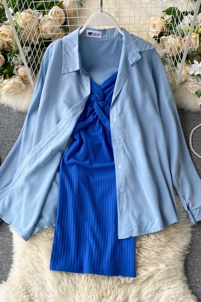 Модерен дамски комплект от синя рокля и риза