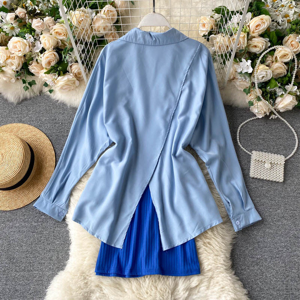 Модерен дамски комплект от синя рокля и риза