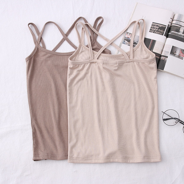 Ежедневен дамски потник с тънки презрамки и обло деколте