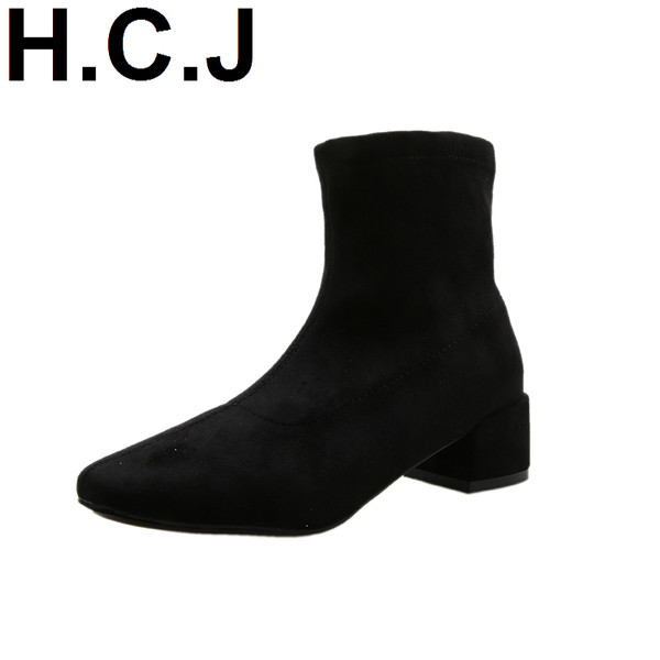 Велурени дамски боти с квадратен ток 