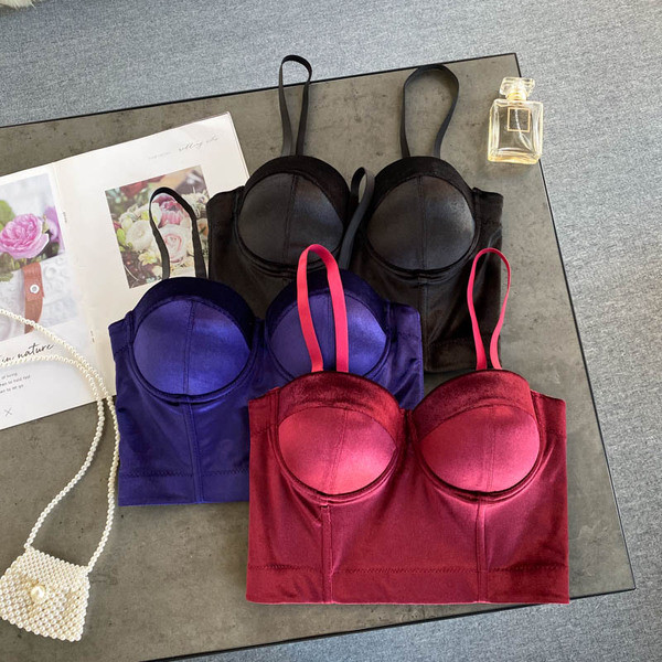 Дамско бюстие от кадифе с тънки презрамки 