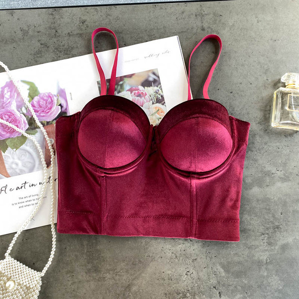 Дамско бюстие от кадифе с тънки презрамки 