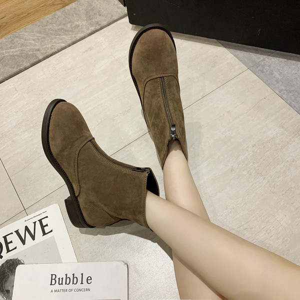 Велурени дамски есенни боти с цип 