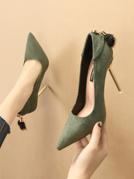 Elegantne ženske cipele na visoku petu s perjem i metalnim elementom