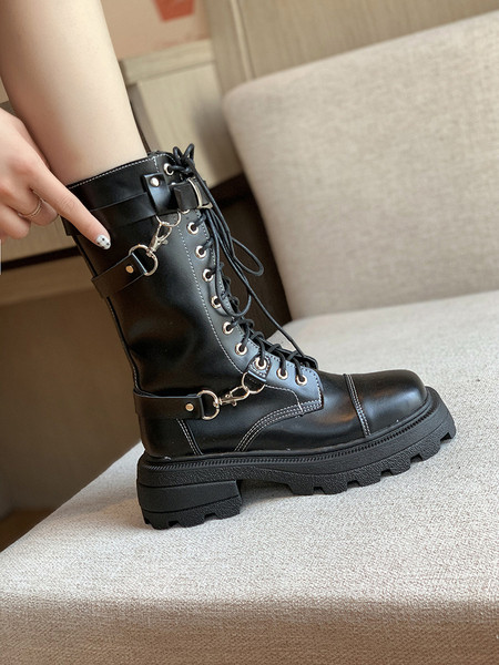 Ženske kožne čizme s grubim potplatom u crnoj boji