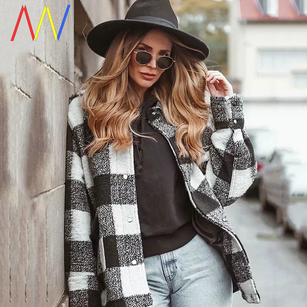 Jesenski karirani sako s gumbima