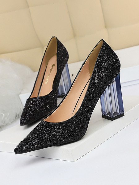 NOVI model elegantnih ženskih cipela na visoku petu sa sjajnim efektom i debelom petom